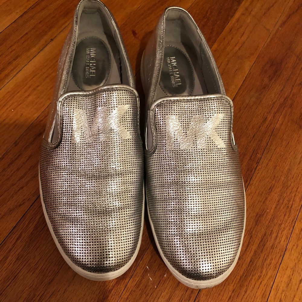 Women’s shoes